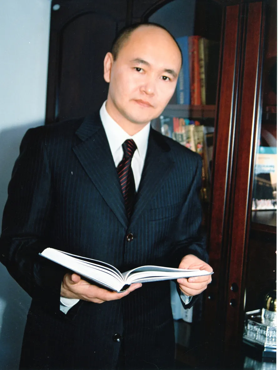 «Бизнес-школа очень помогла мне как бывшему чиновнику находить общий язык с деловыми партнерами, быть с ними на одной волне»